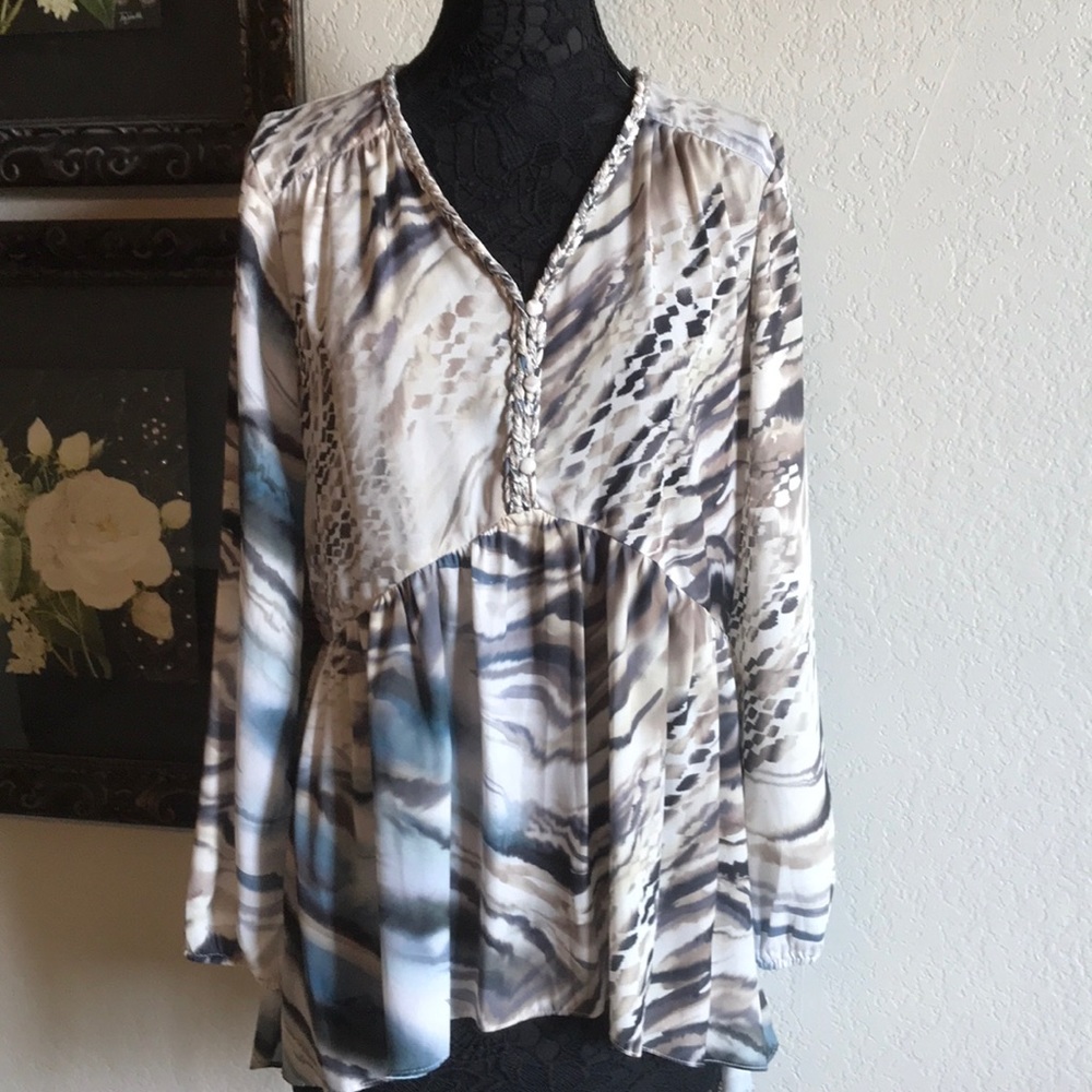 High low long sleeve blouse in soft pastels
